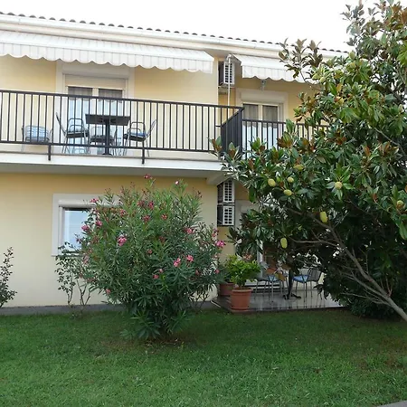 And Michaela Guest house Fazana