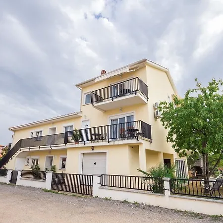 Guest house And Michaela 3*